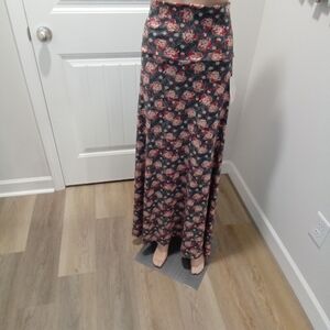 LuLaRoe  A-Line Maxi Skirt - Black and Red Floral Size XS NWT